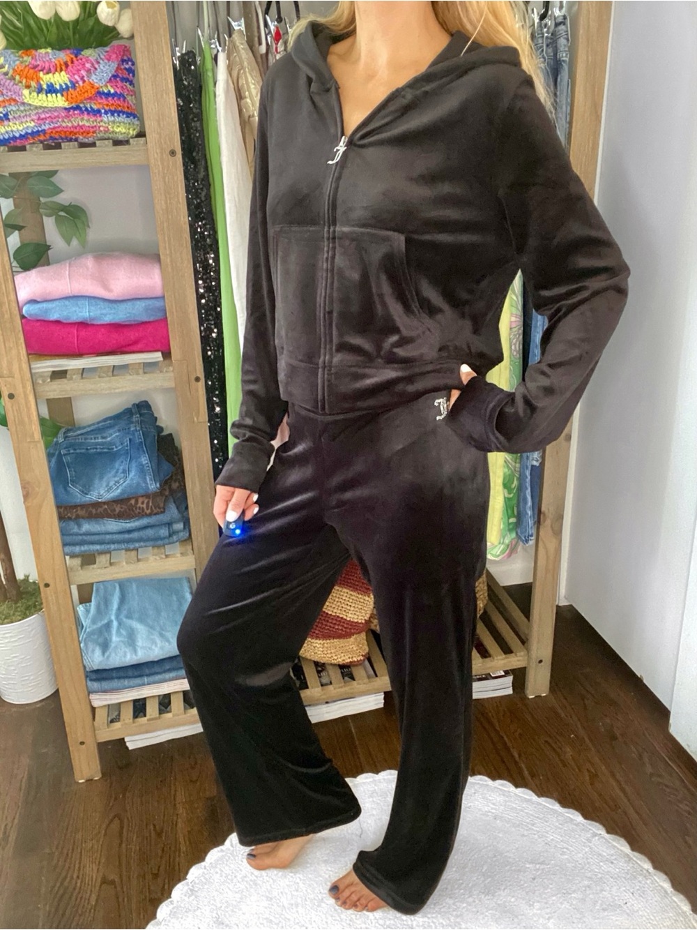 JUICY COUTURE Black Velour Pants & Hooded Sweatshirt Set with Silver JC Logo! 🖤 - Picture 2 of 16